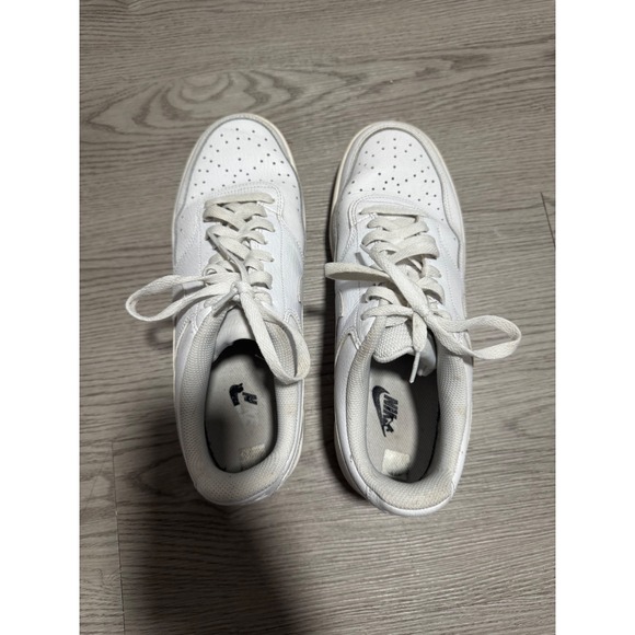 Nike Court Vision Low White Sneakers Classic Casual Shoes size 9 Running  Gym - Picture 1 of 5